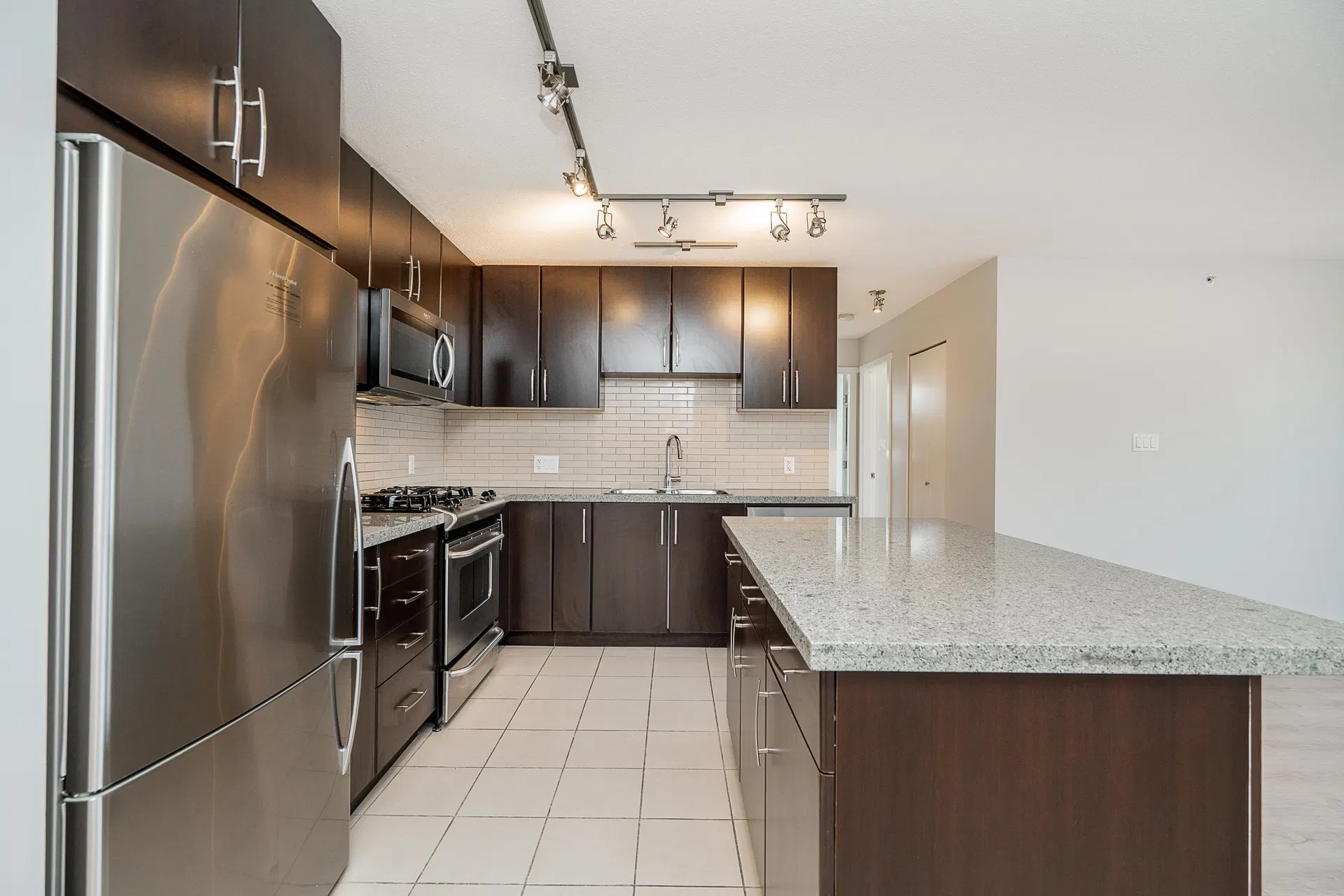 Photo 5 of 40 at #503 – 660 Nootka Way
