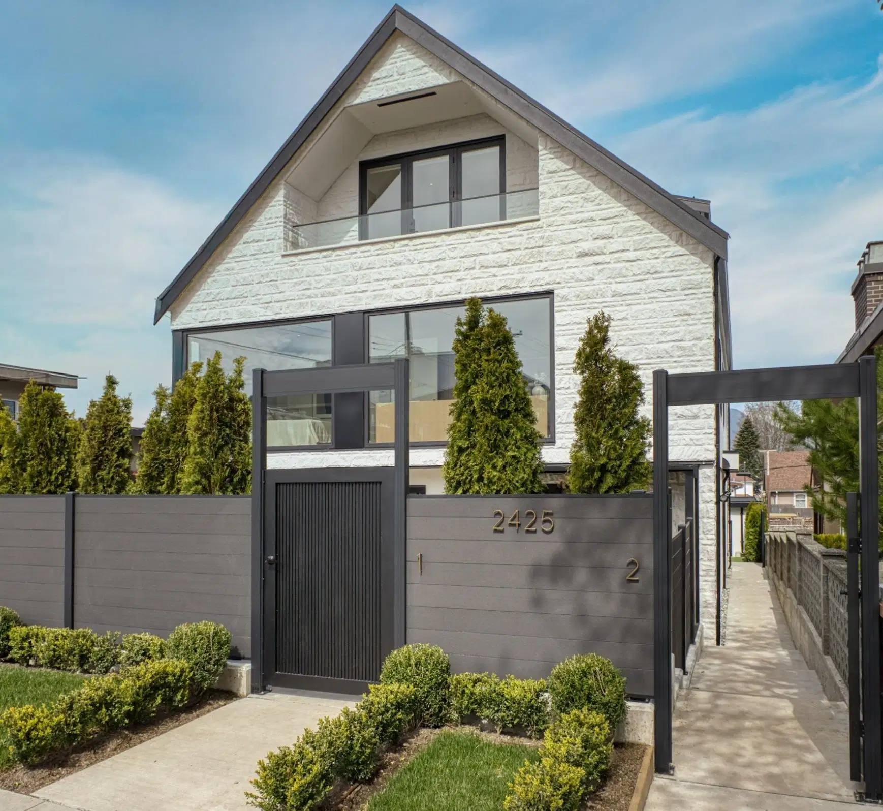 #2 – 2425 Kitchener Street