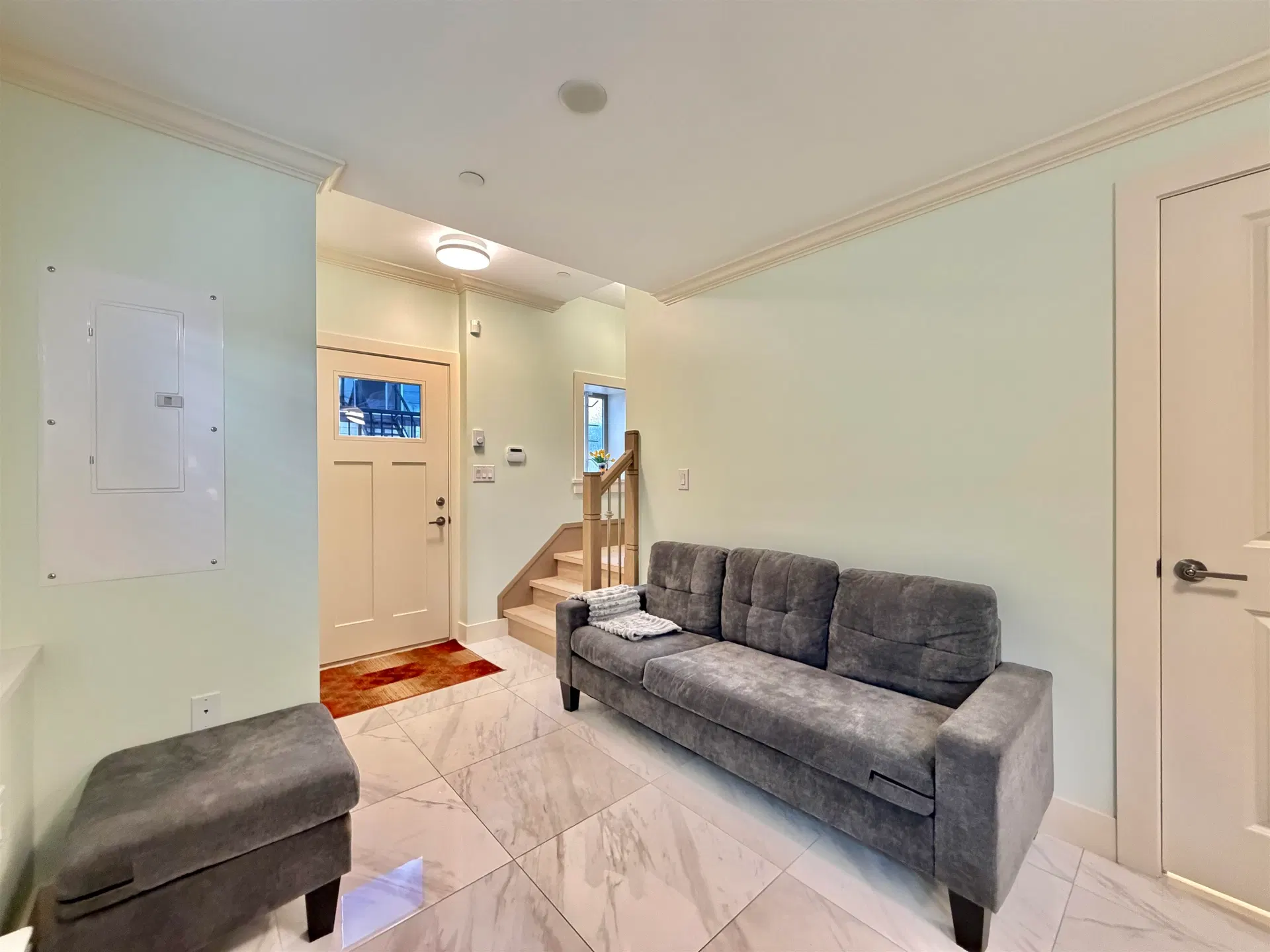 Photo 5 of 15 at 582 E 57th Avenue