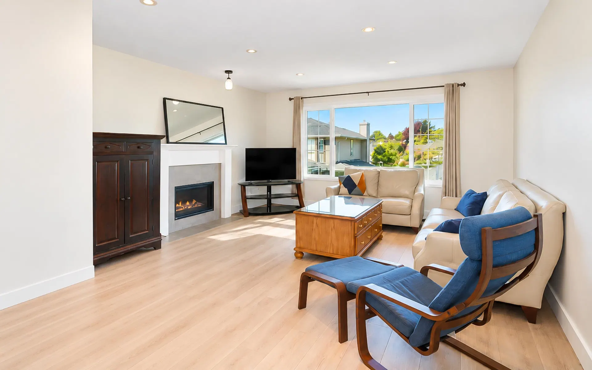 Photo 3 of 37 at #138 – 1140 Castle Crescent