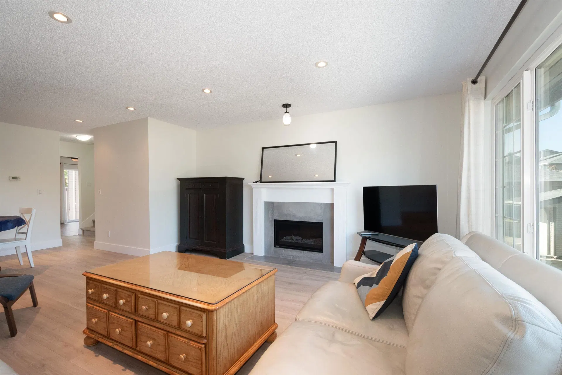 Photo 5 of 37 at #138 – 1140 Castle Crescent