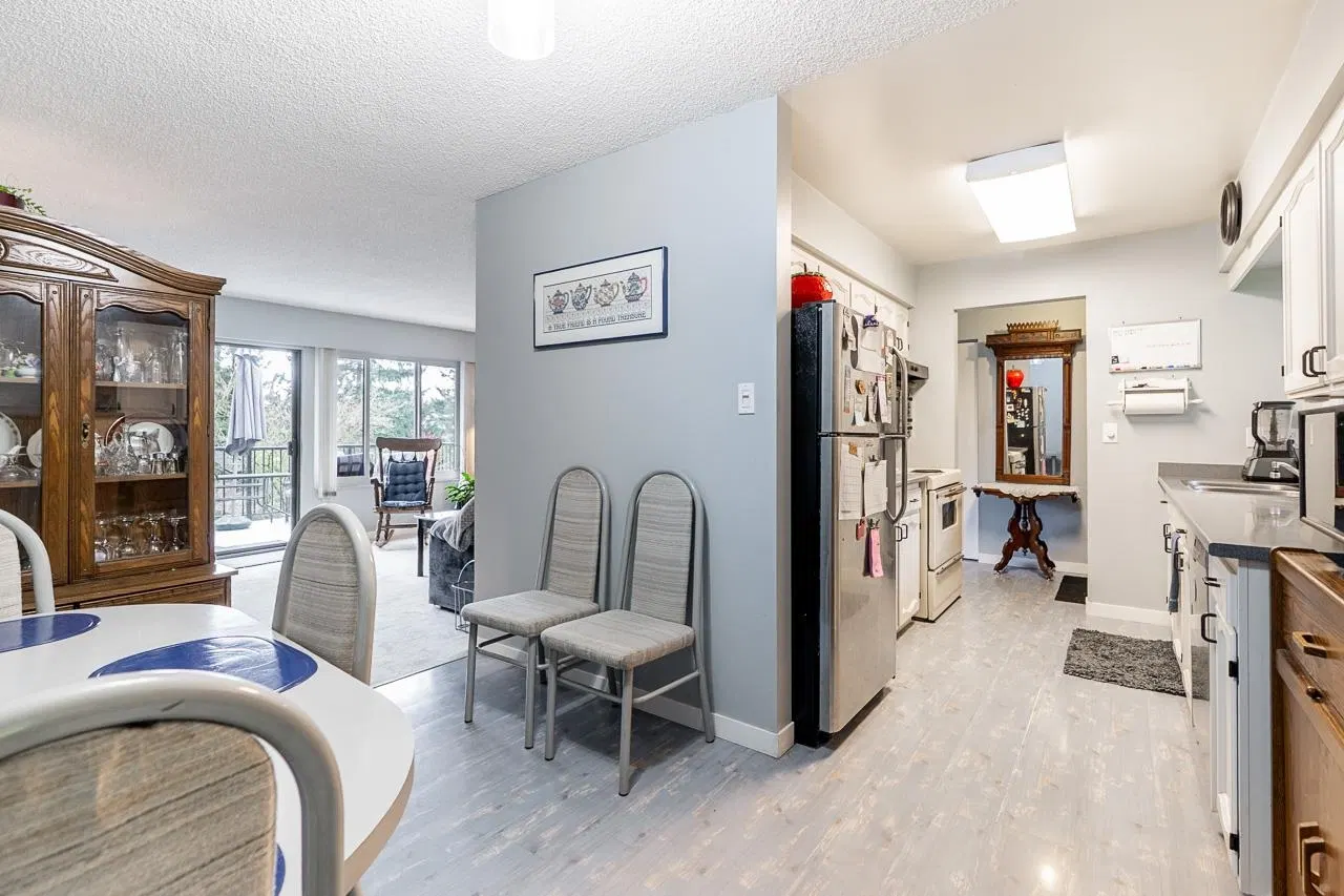 Photo 4 of 33 at 8363 Arbour Place