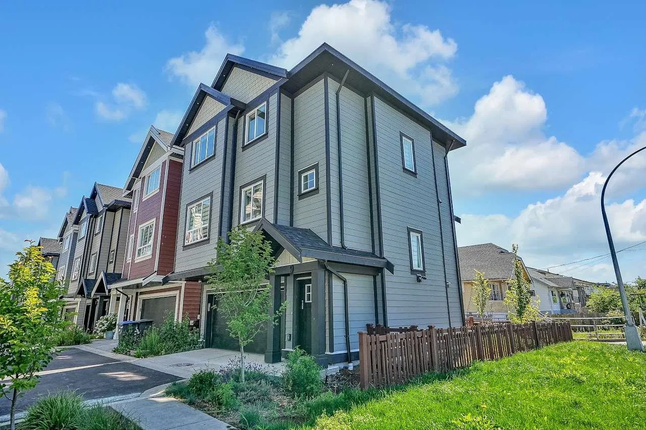 #16 – 608 Ewen Avenue