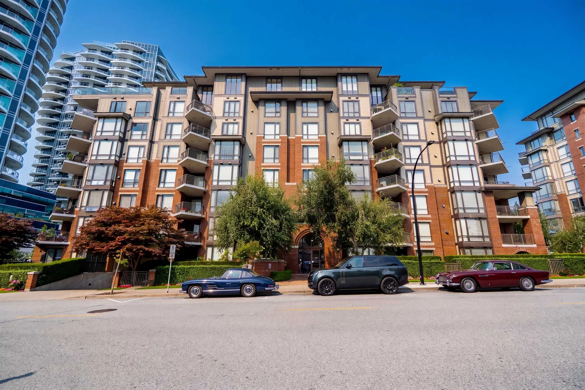 Photo 1 of 40 at #403 – 1551 Foster Street