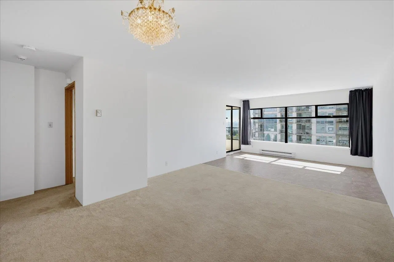 Photo 4 of 30 at #1506 – 615 Belmont Street