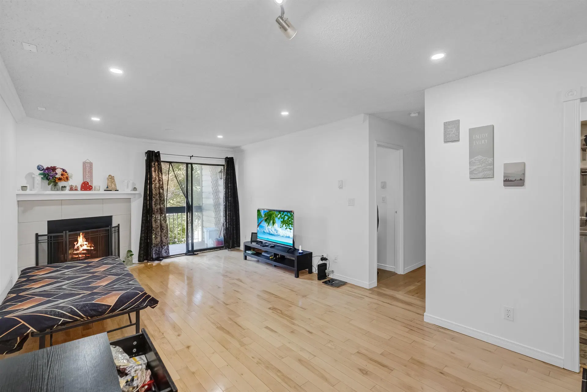 Photo 5 of 21 at #201 – 10560 154 Street