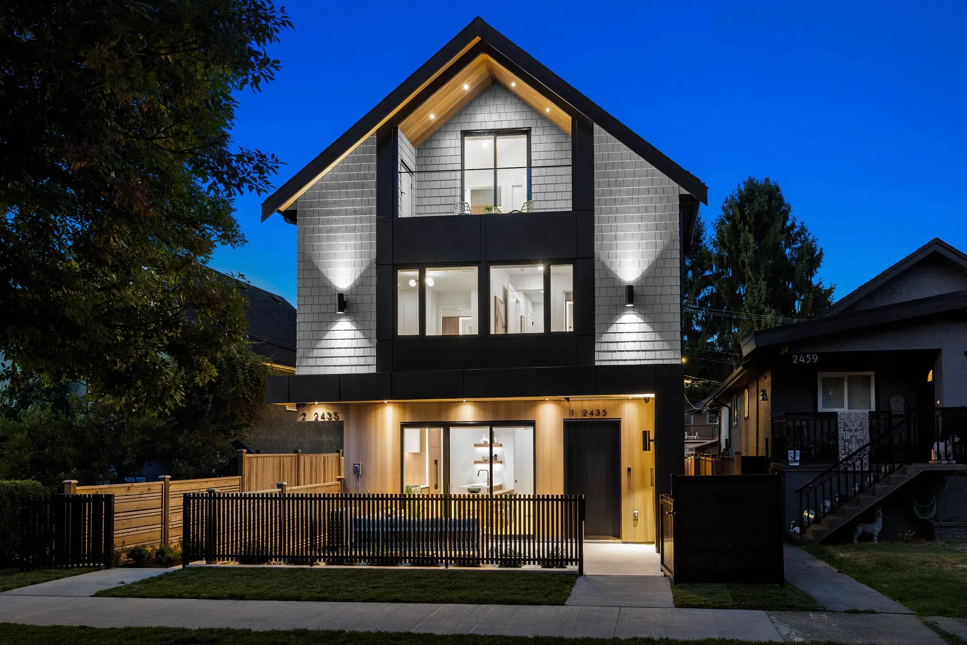 #1 – 2435 Napier Street
