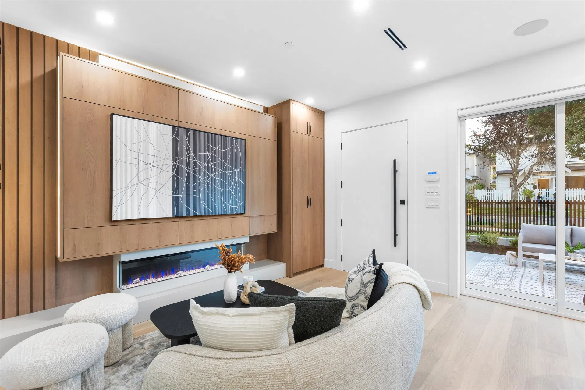 Photo 2 of 17 at #1 – 2435 Napier Street