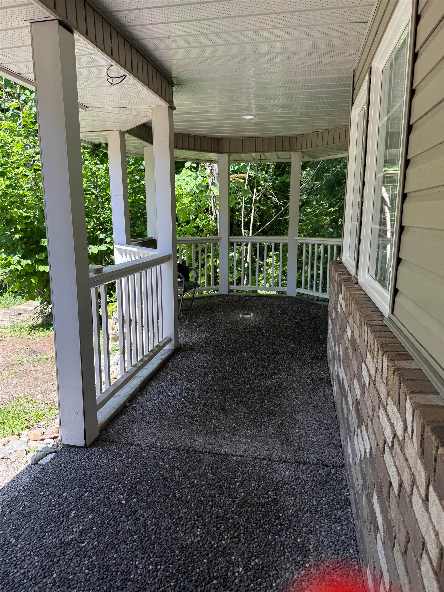 Photo 3 of 3 at 9540 Woodward Street