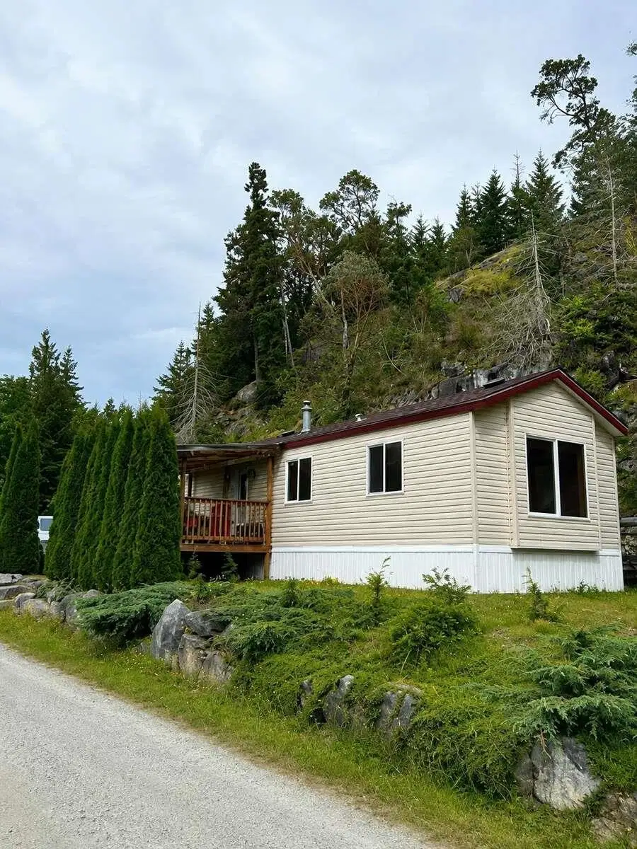 #15 – 7668 Sunshine Coast Highway