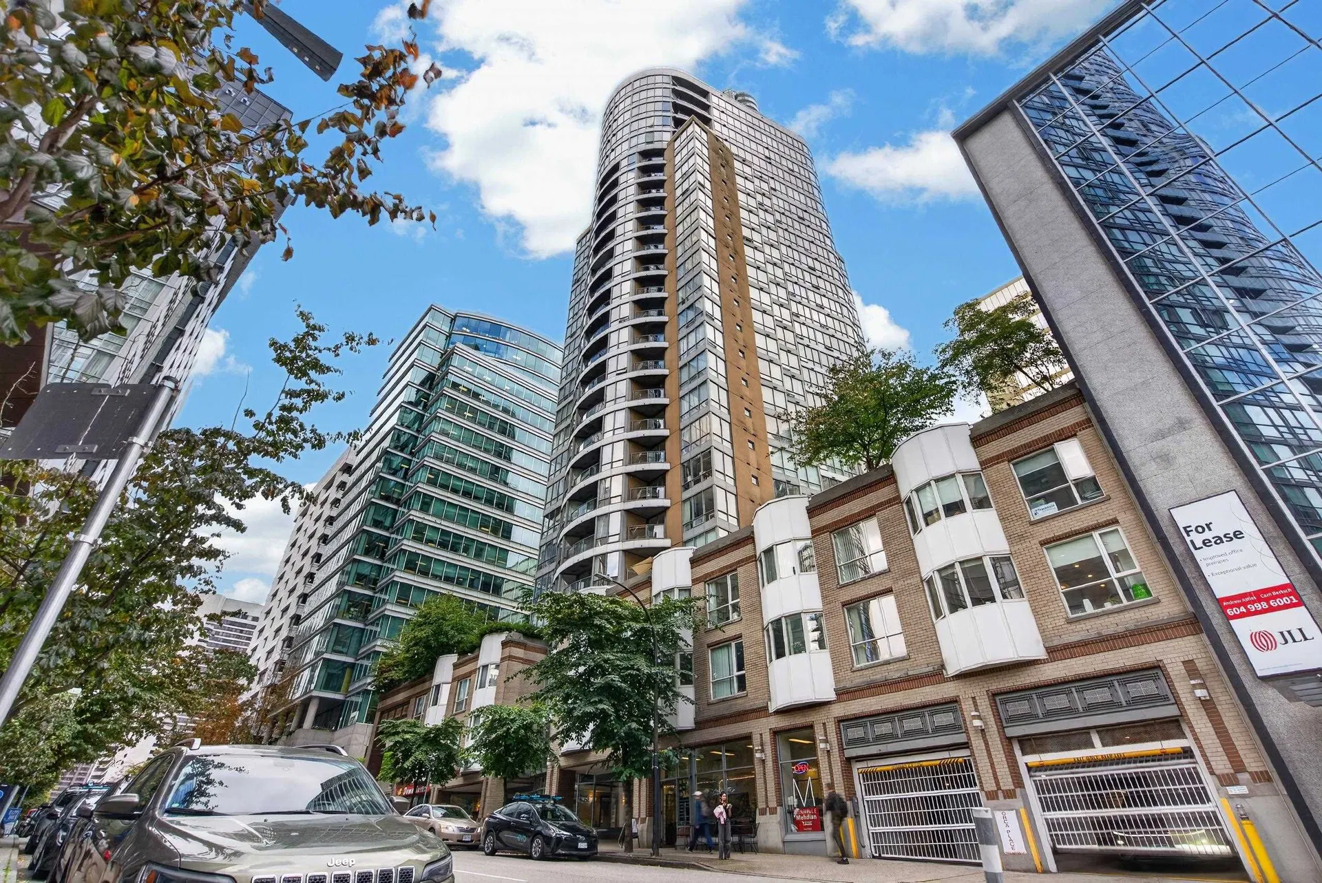 Photo 2 of 40 at #506 – 1166 Melville Street