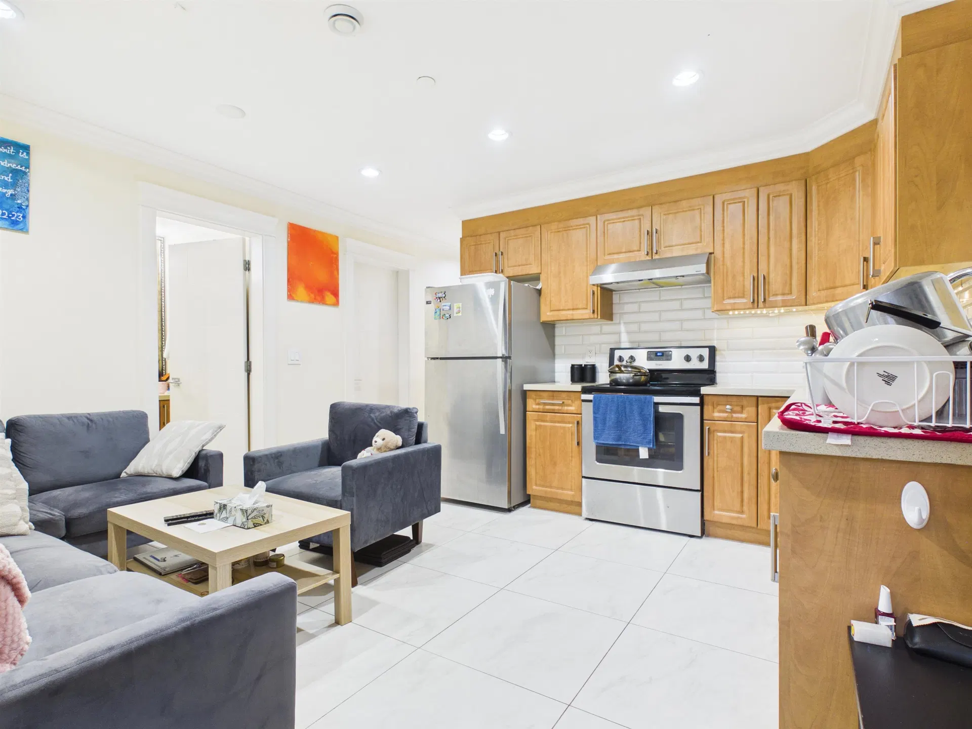 Photo 5 of 40 at 426 E 63 Avenue