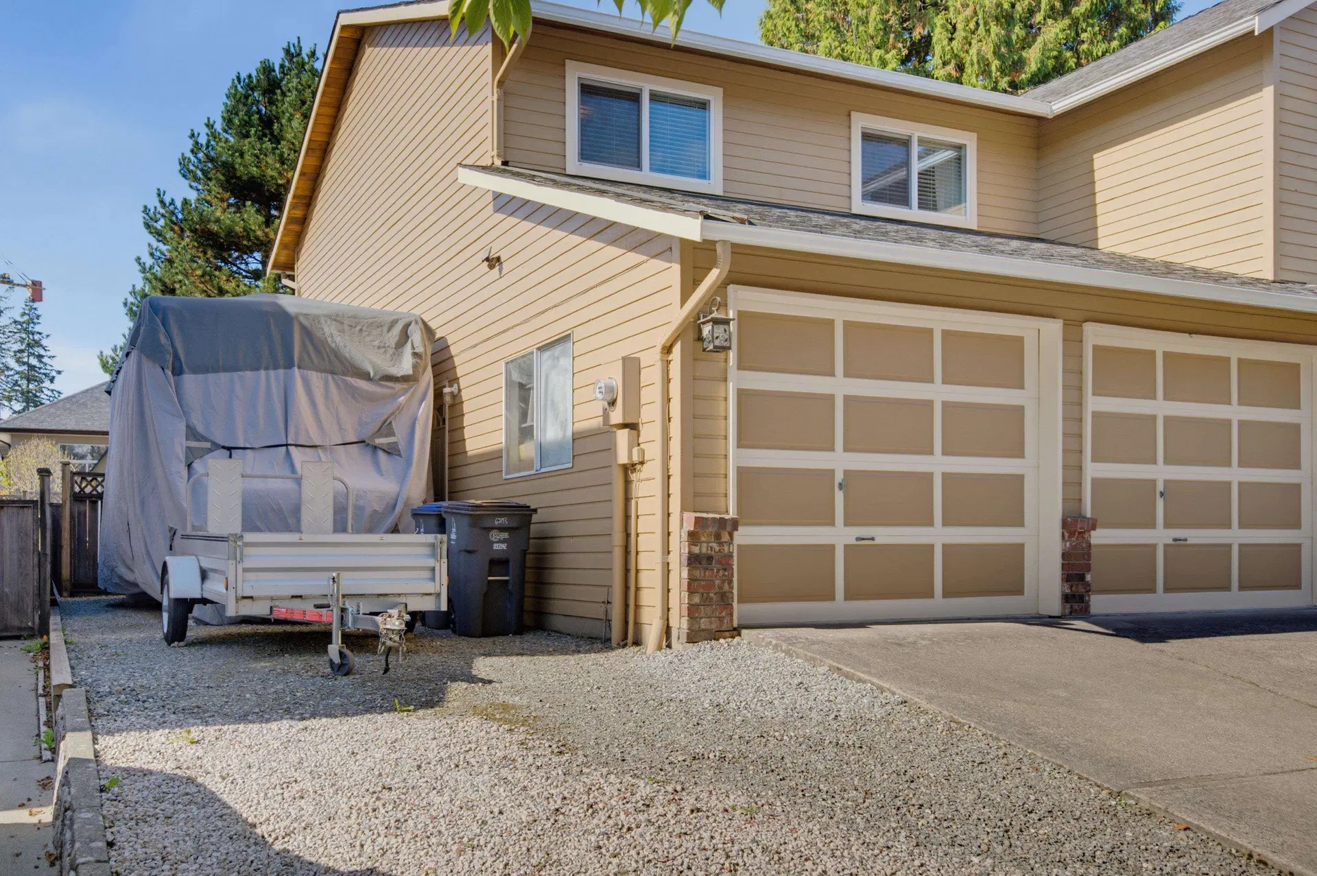 Photo 2 of 40 at 6293 129 Street