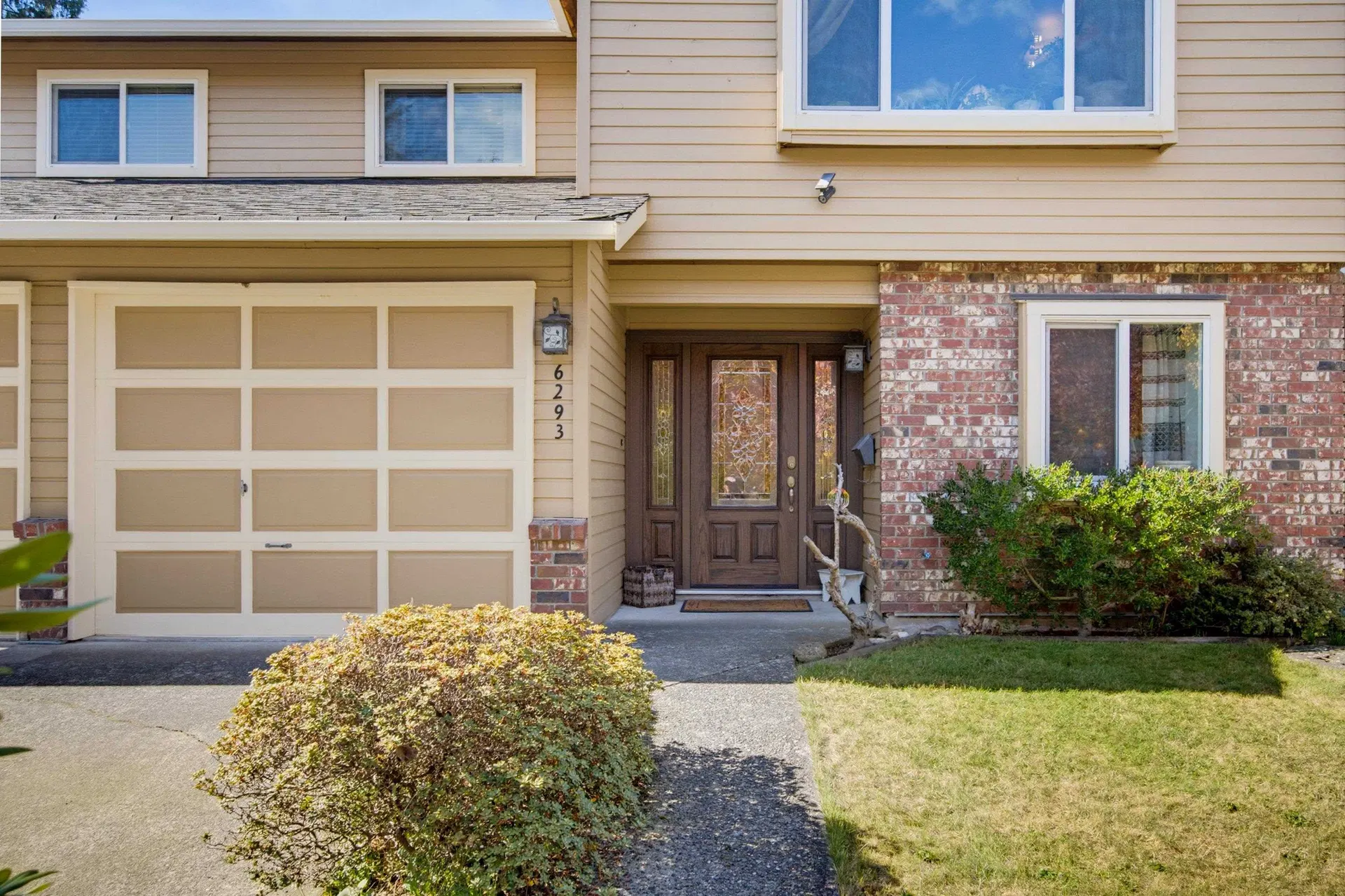 Photo 5 of 40 at 6293 129 Street