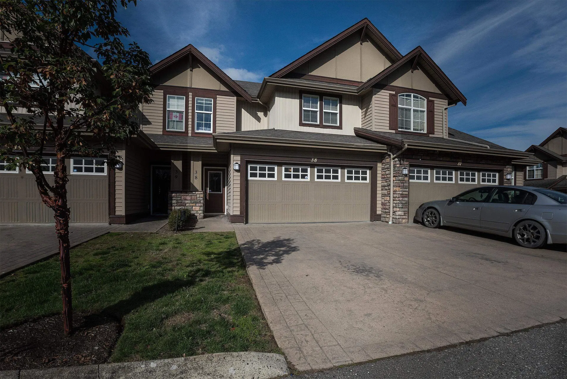 #38 – 6577 Southdowne Place