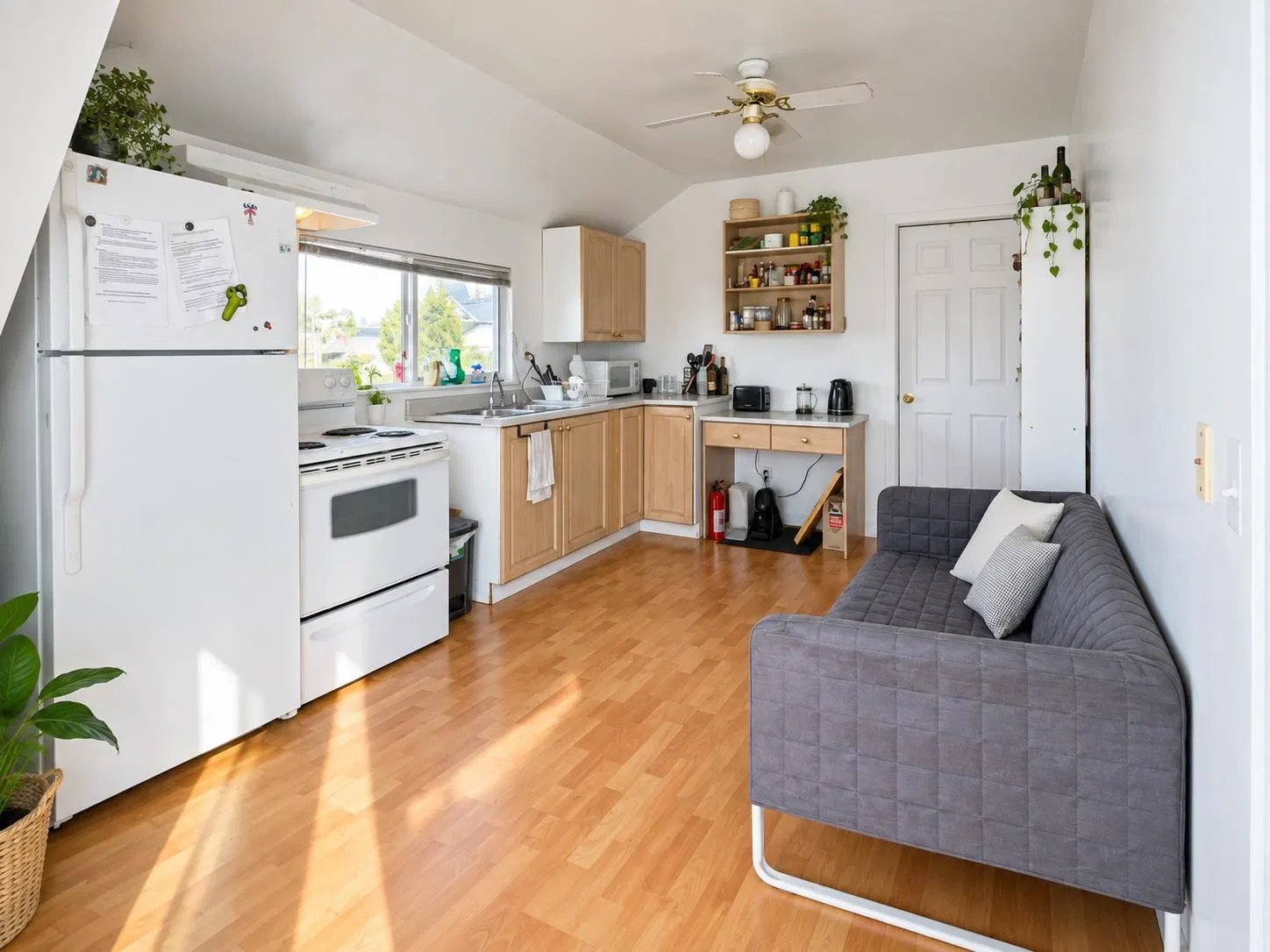 Photo 2 of 7 at Top – 4265 Slocan Street