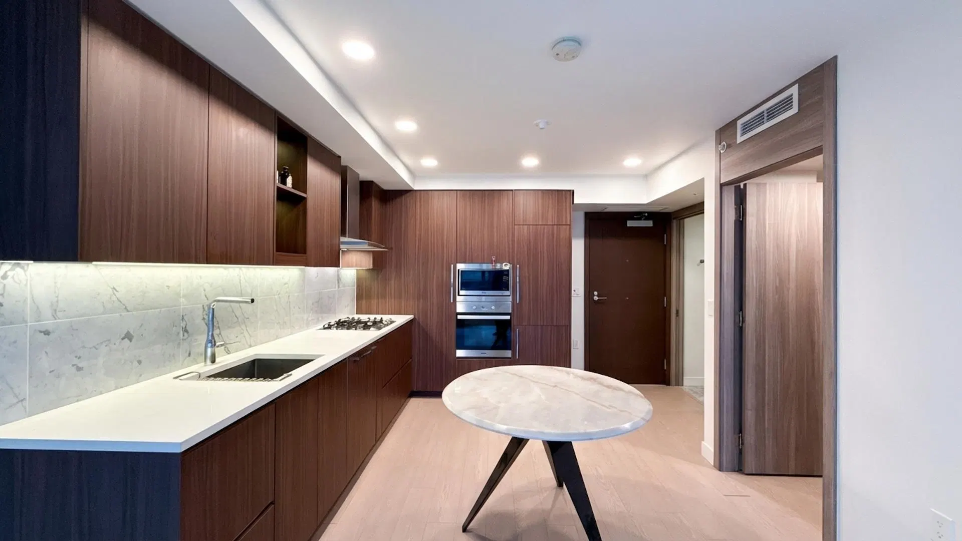 Photo 4 of 19 at #606 – 455 SW Marine Drive