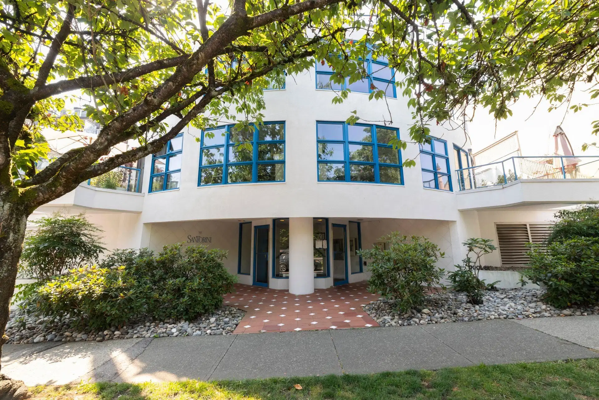 P1 – 1038 7th Avenue