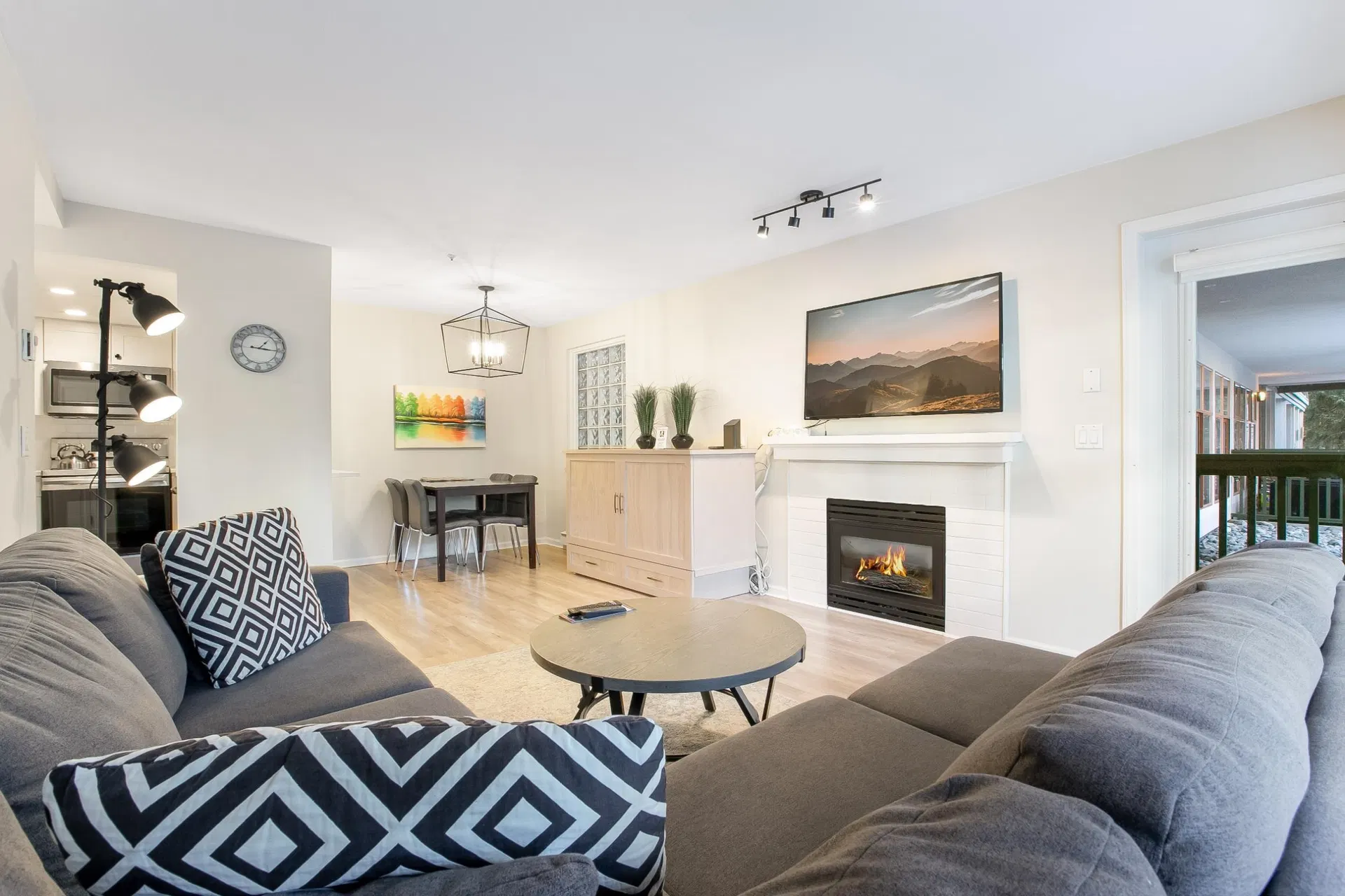 Photo 2 of 22 at #20 – 4355 Northlands Boulevard