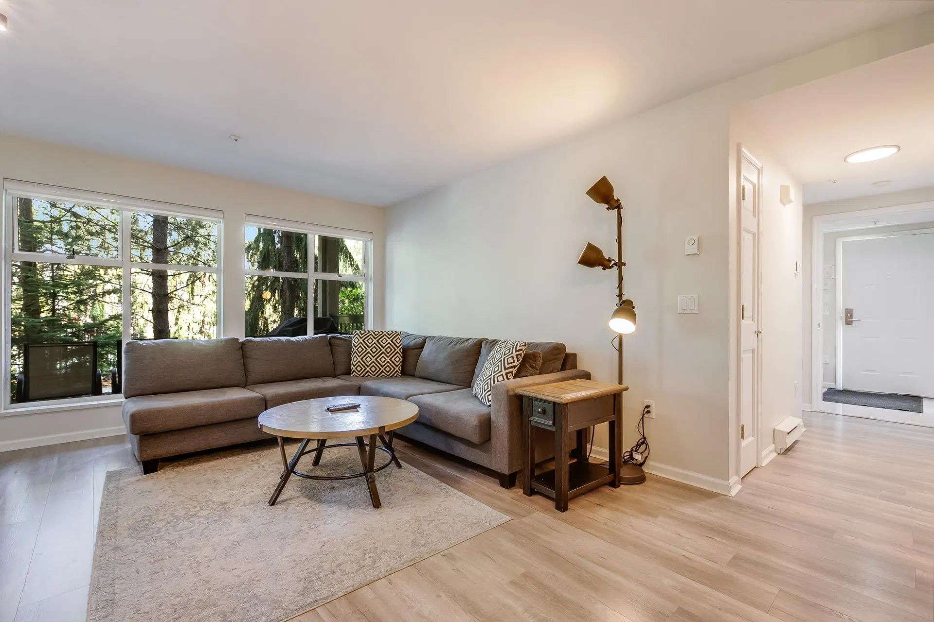 Photo 4 of 22 at #20 – 4355 Northlands Boulevard