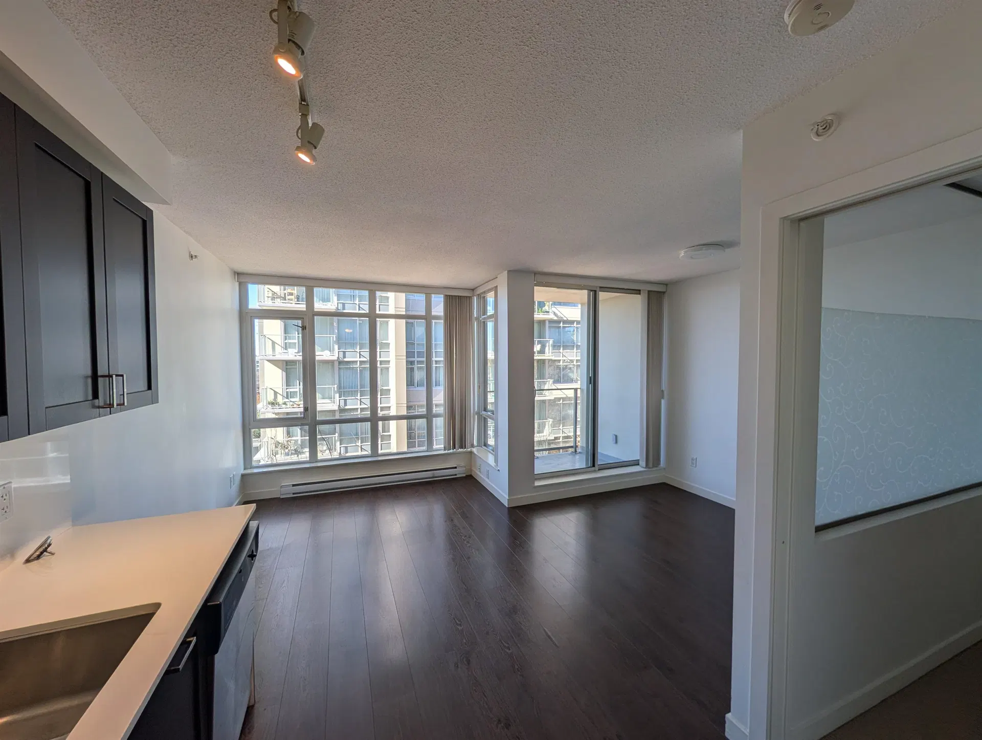 Photo 4 of 14 at #304 – 4818 Eldorado Mews