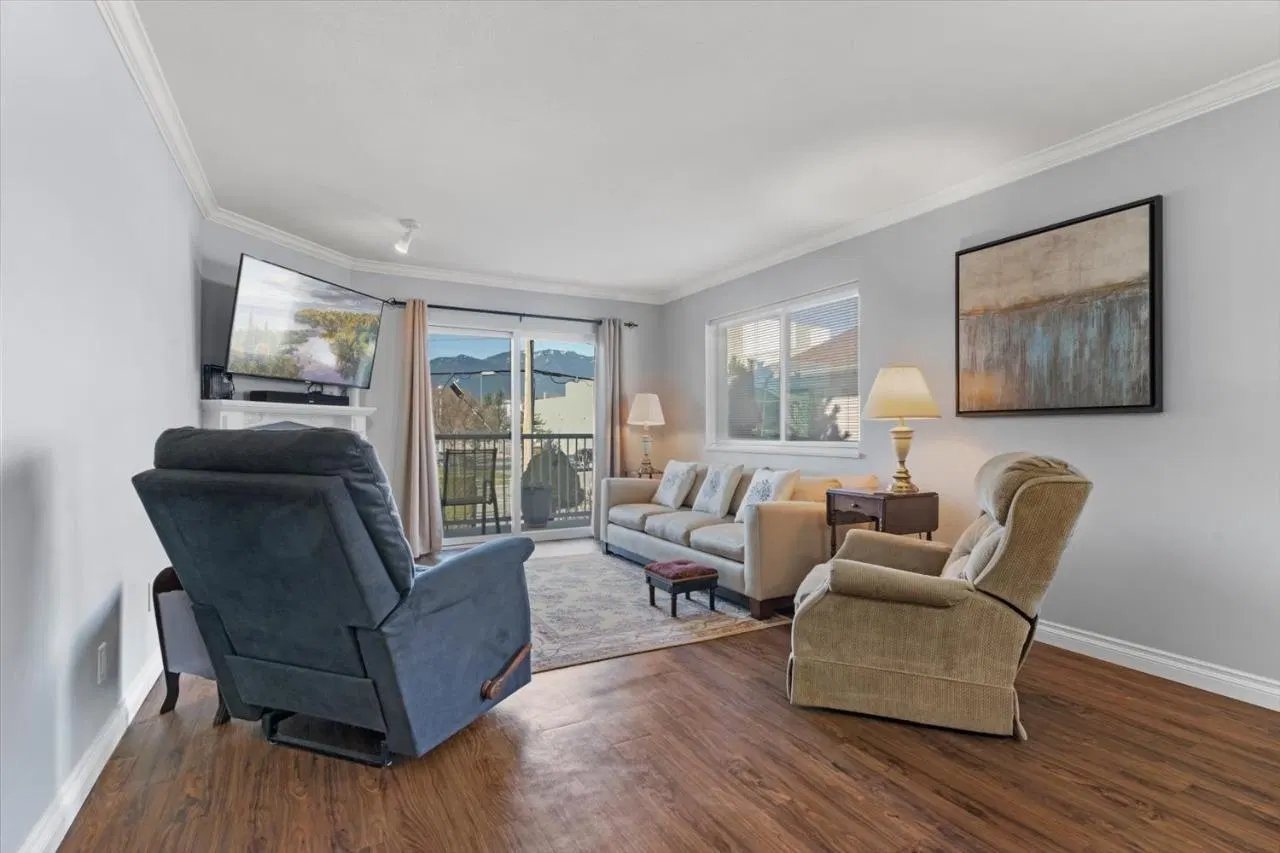 Photo 3 of 40 at #204 – 9175 Edward Street