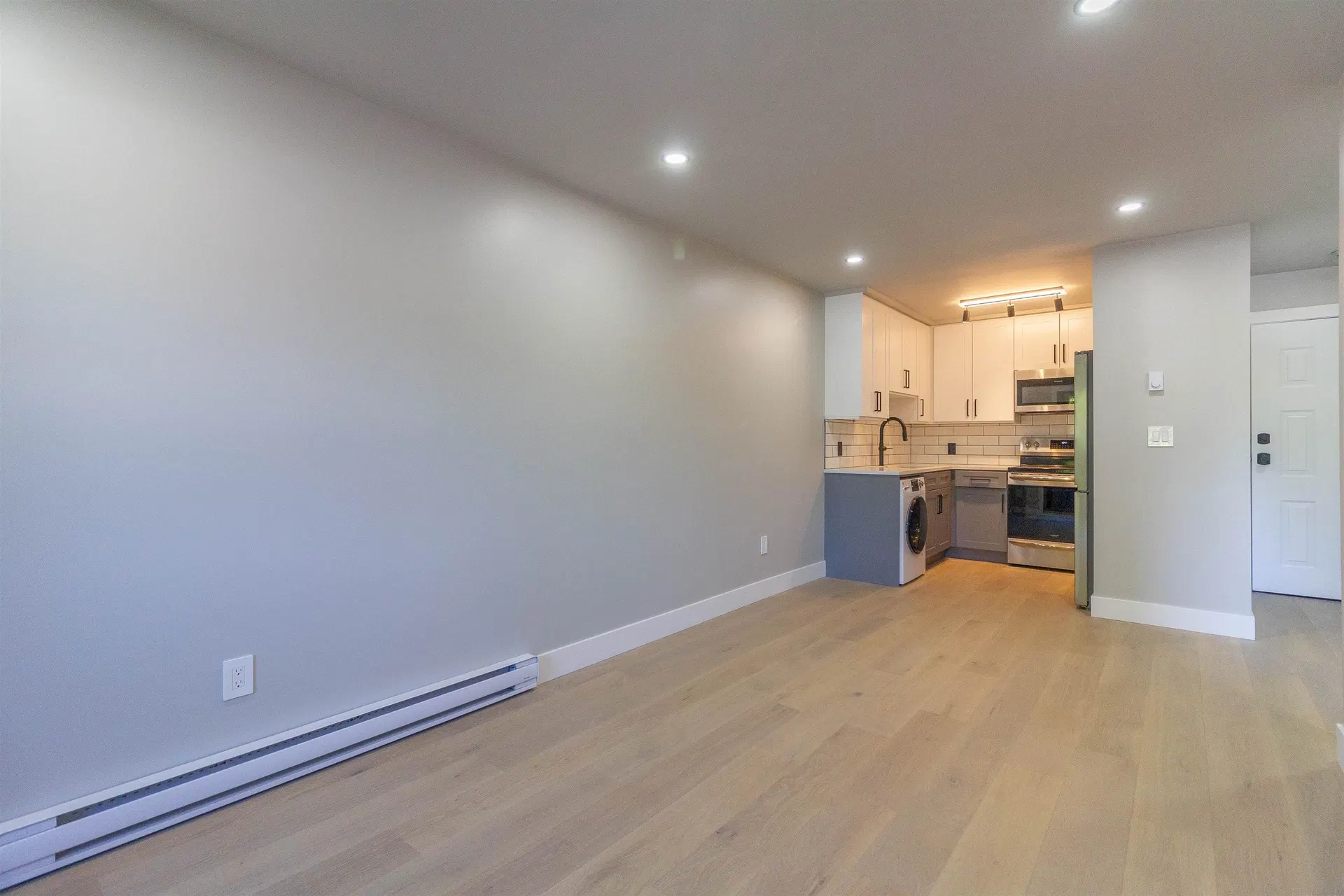 Photo 4 of 23 at #201 – 1948 Coquitlam Avenue