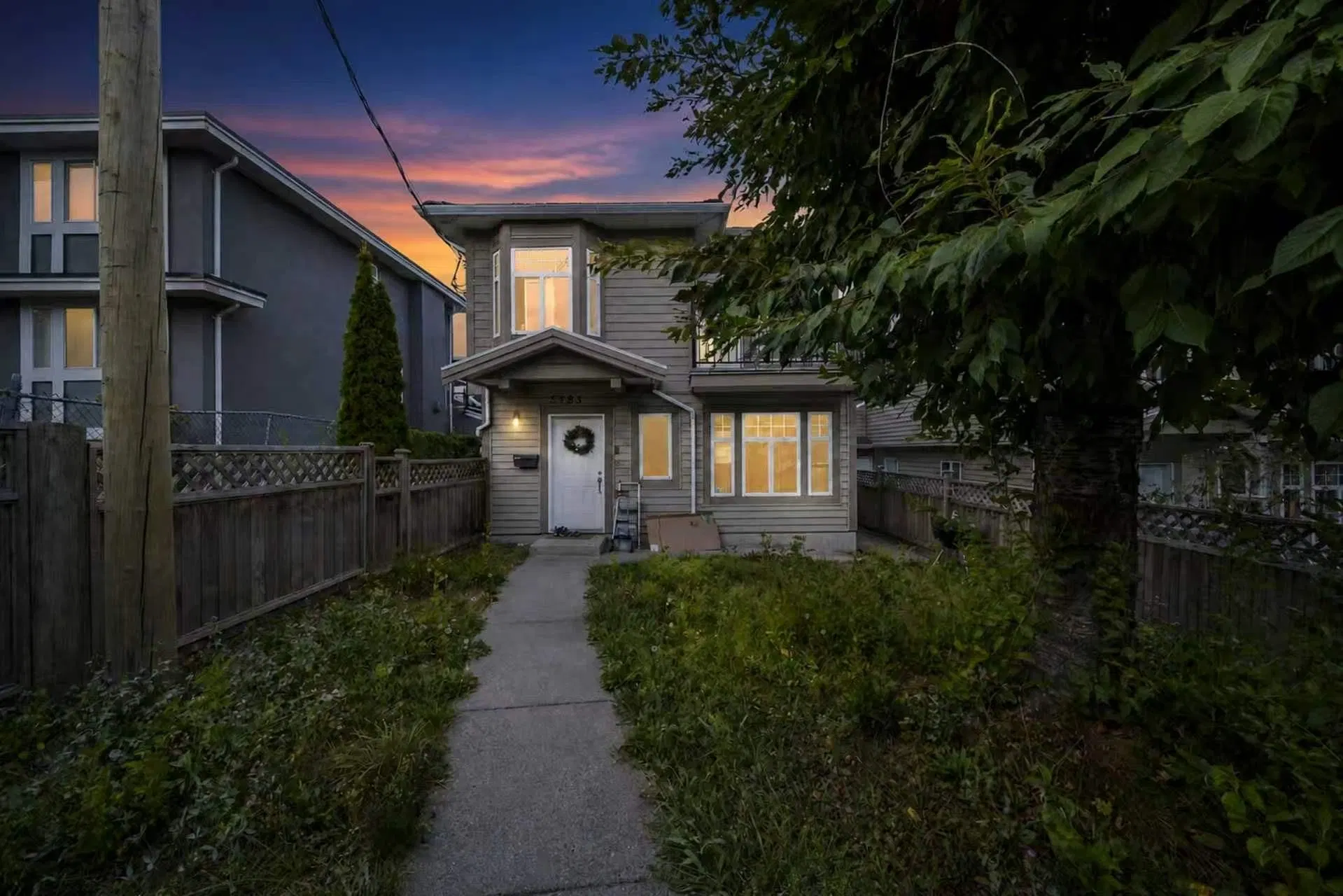 Photo 3 of 18 at 5983 Sprott Street
