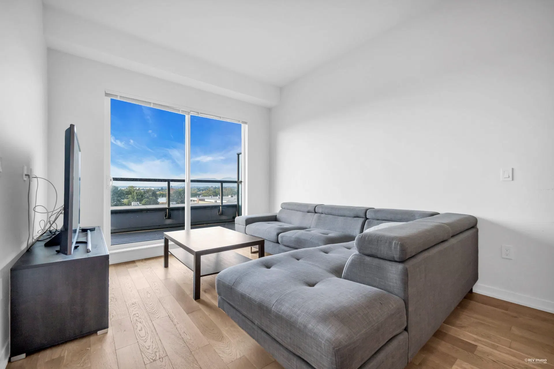Photo 5 of 19 at #603 – 7008 River Parkway
