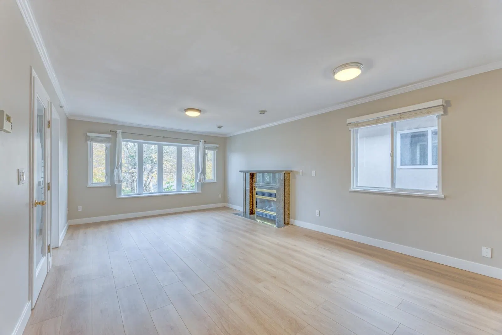 Photo 4 of 36 at 3028 E 26th Avenue