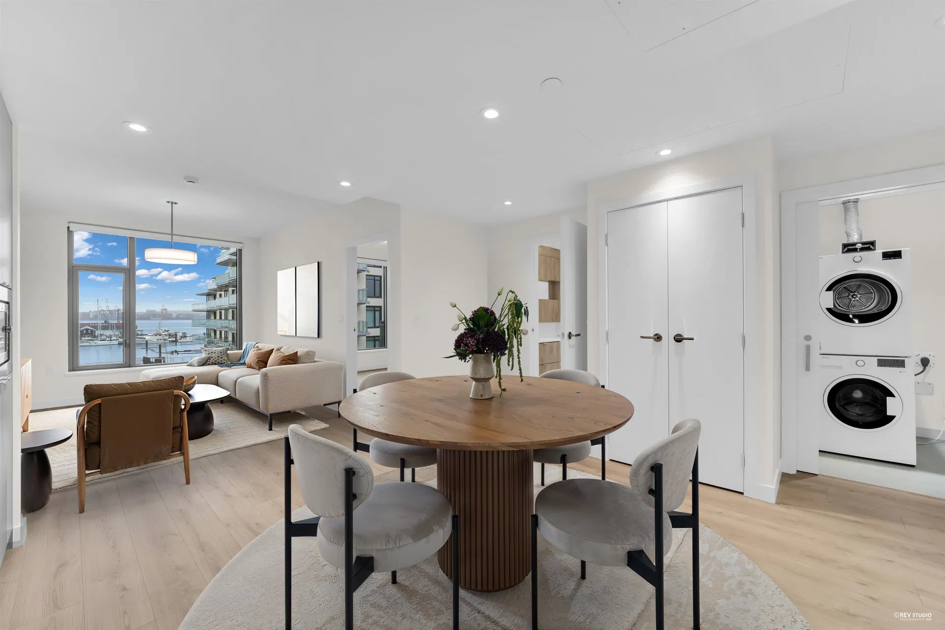 Photo 1 of 28 at #401 – 755 Harbourside Drive