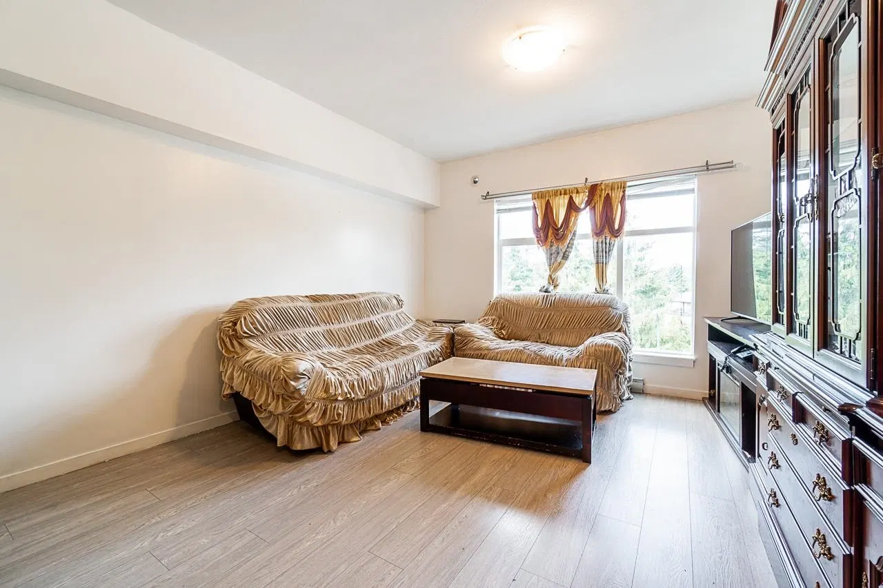 Photo 4 of 30 at #401 – 13728 108 Avenue