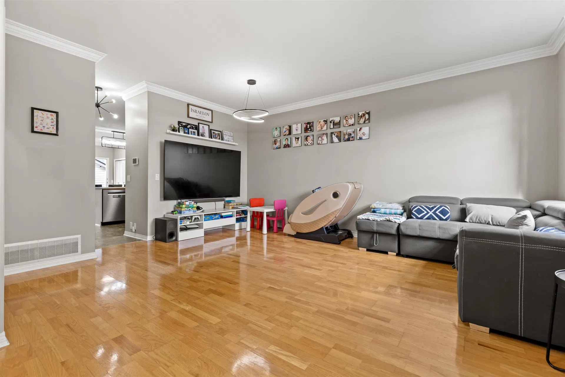 Photo 2 of 40 at #106 – 33751 7 Avenue