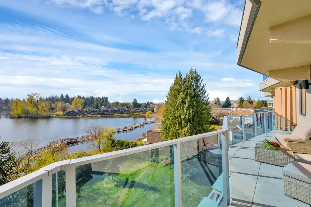 Photo 2 of 40 at #505 – 33160 Plaxton Crescent