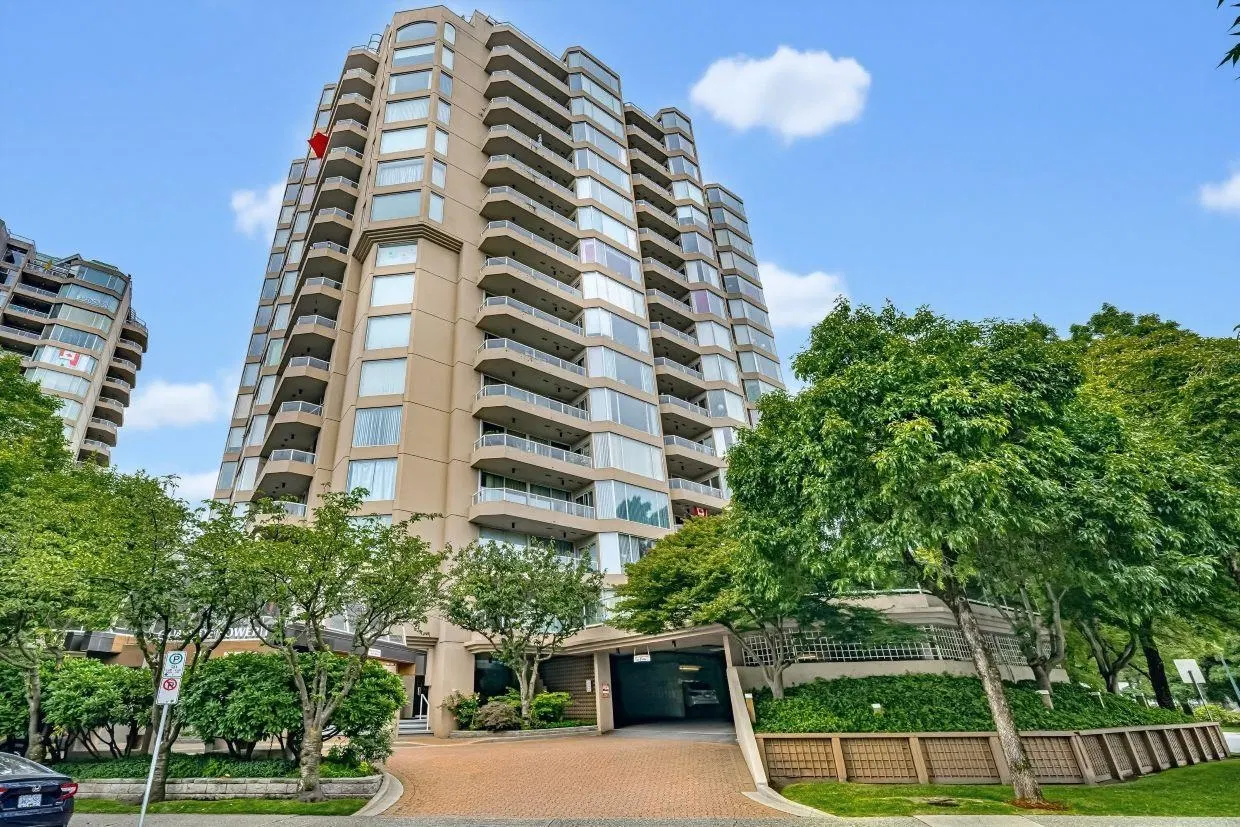 #1606 – 1045 Quayside Drive