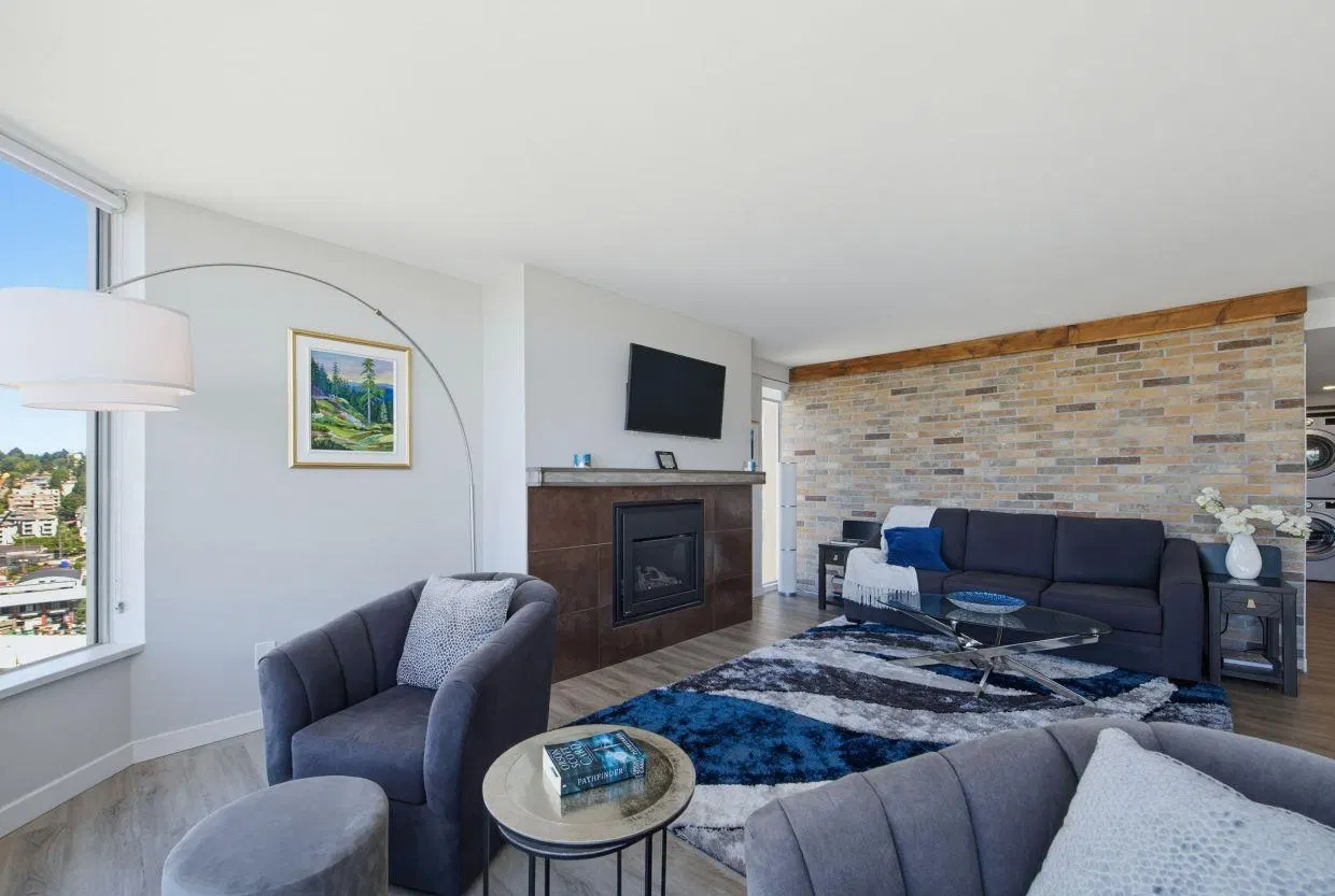 Photo 5 of 40 at #1606 – 1045 Quayside Drive