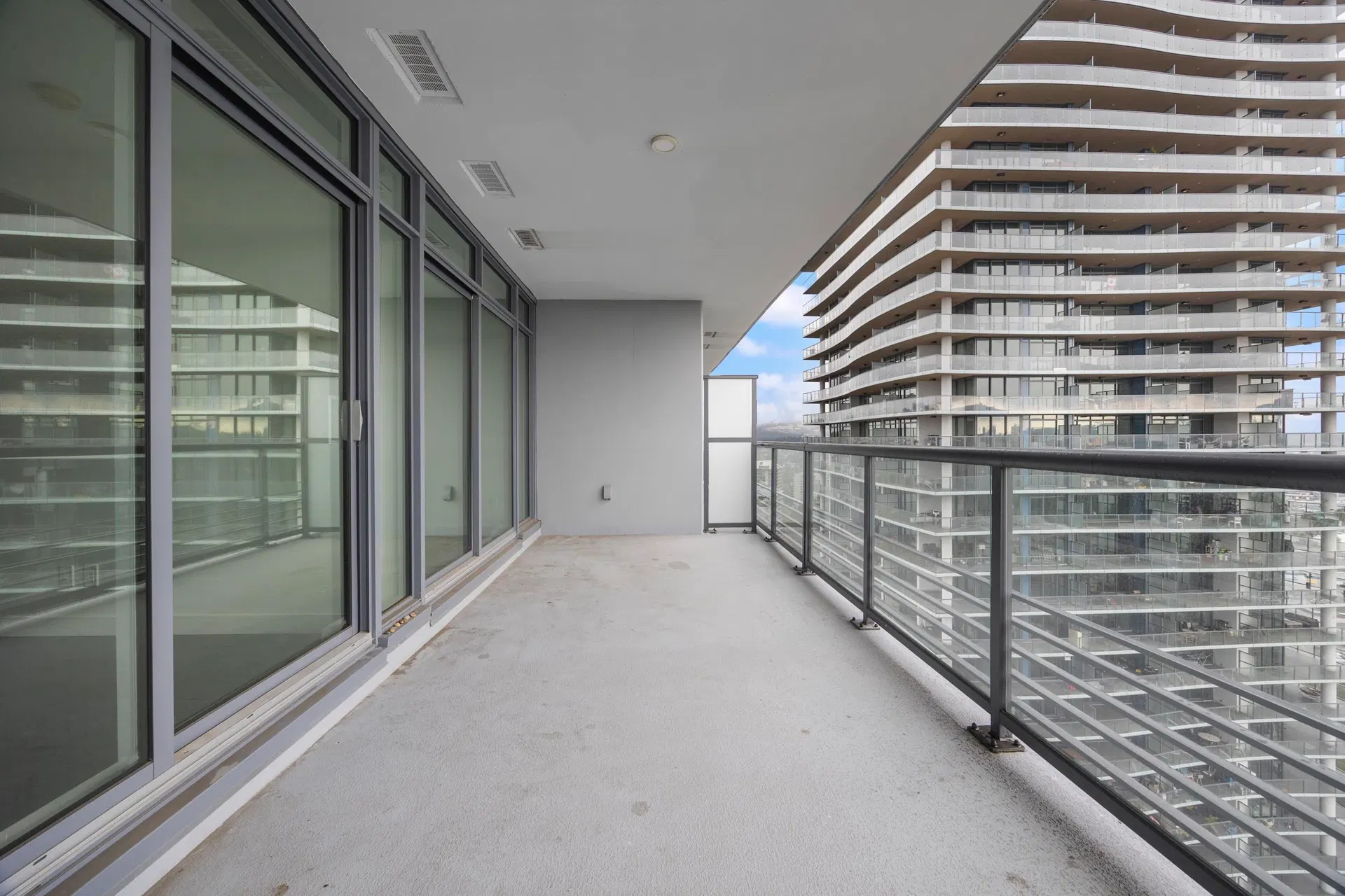 Photo 4 of 32 at #2912 – 4730 Lougheed Highway