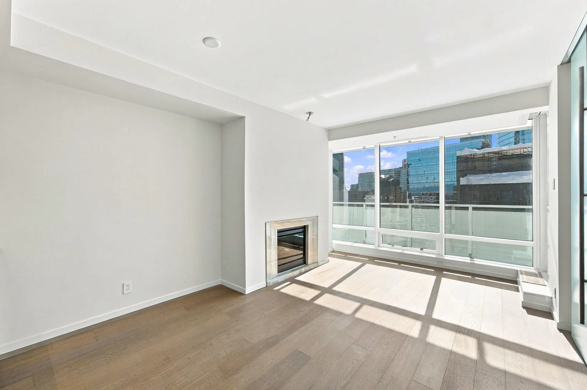 Photo 2 of 39 at #2506 – 1011 W Cordova Street