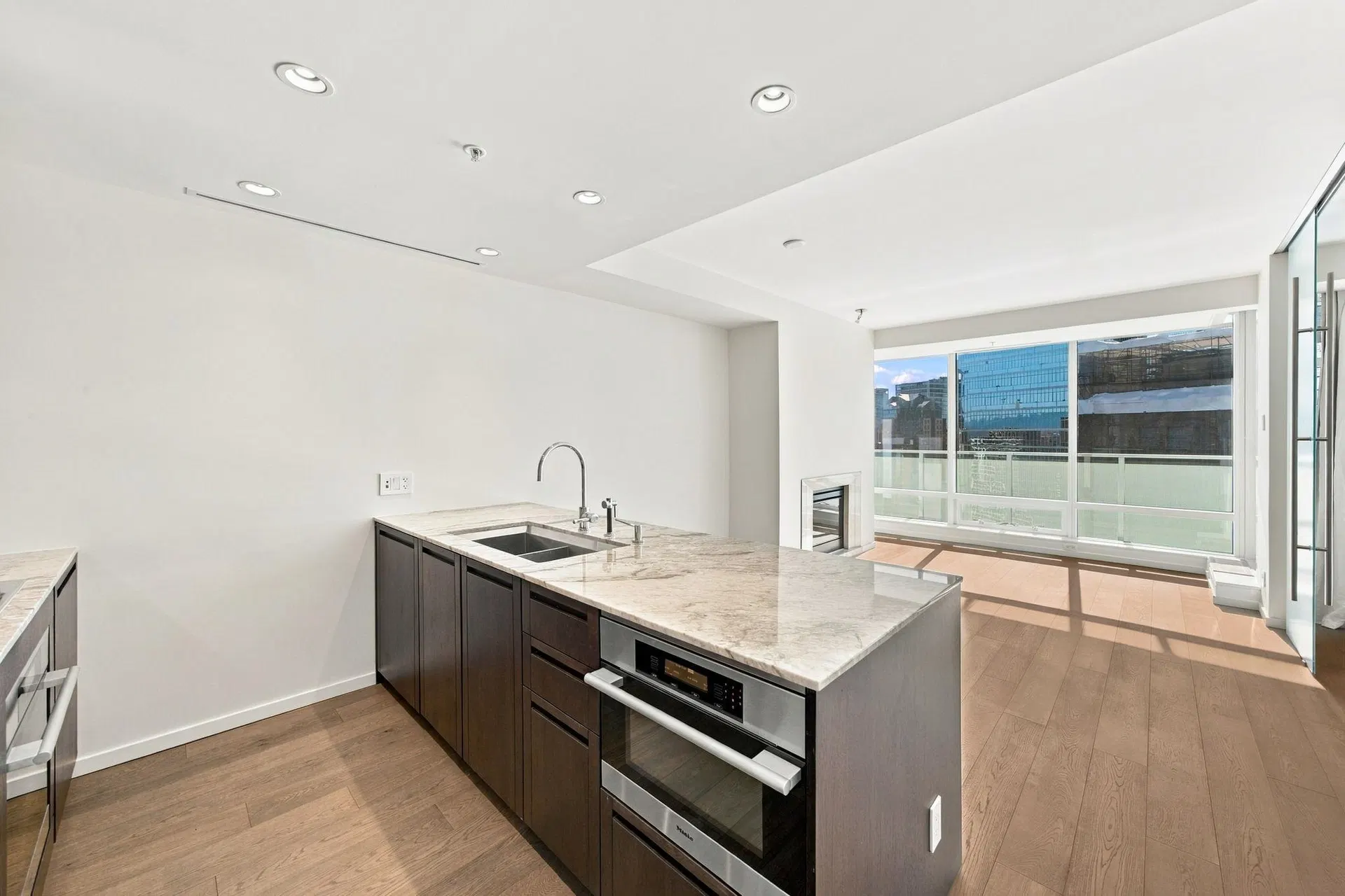 Photo 4 of 39 at #2506 – 1011 W Cordova Street