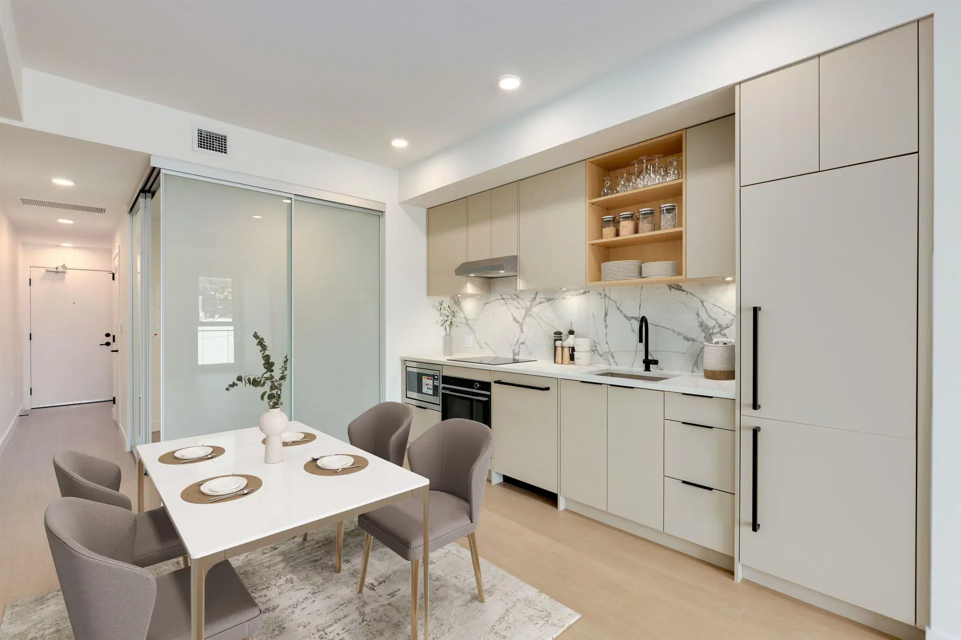 #663 – 422 3rd Street