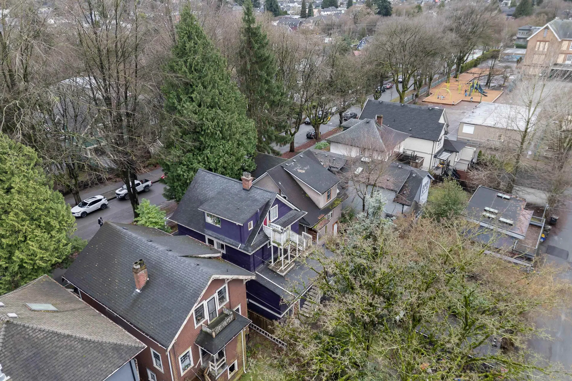 Photo 3 of 5 at 1437 E 10th Avenue