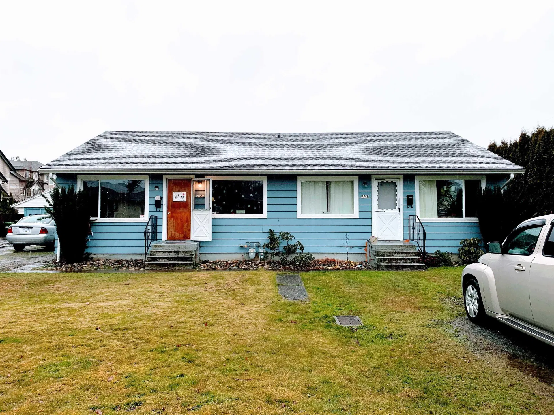 Photo 3 of 15 at 9287 Armitage Street
