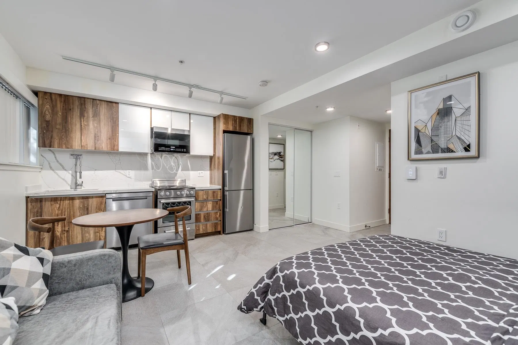 Photo 4 of 19 at #002 – 1170 Barclay Street