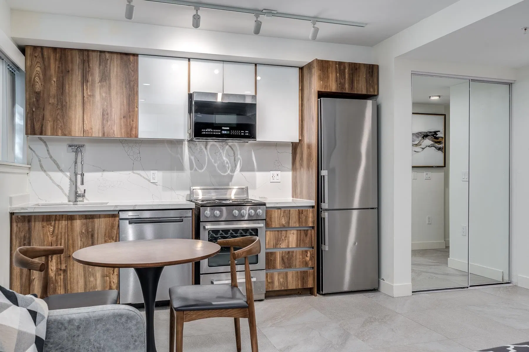 Photo 5 of 19 at #002 – 1170 Barclay Street
