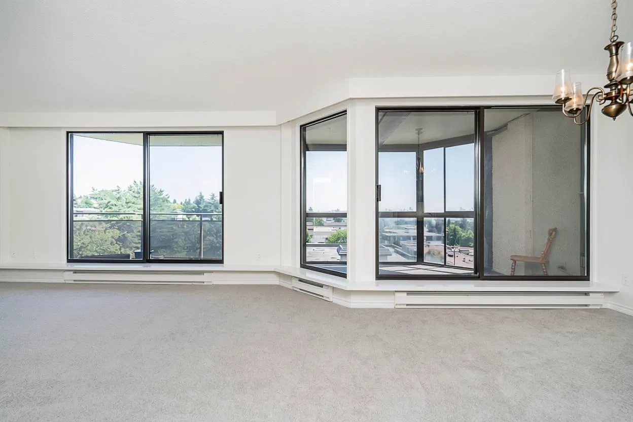 Photo 2 of 30 at #801 – 444 Lonsdale Avenue