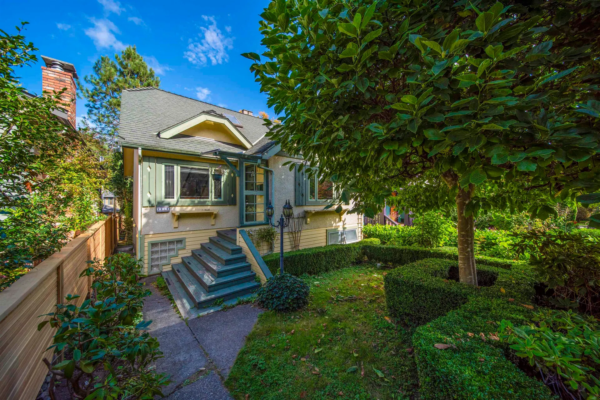 Photo 2 of 36 at 3519 W 14th Avenue