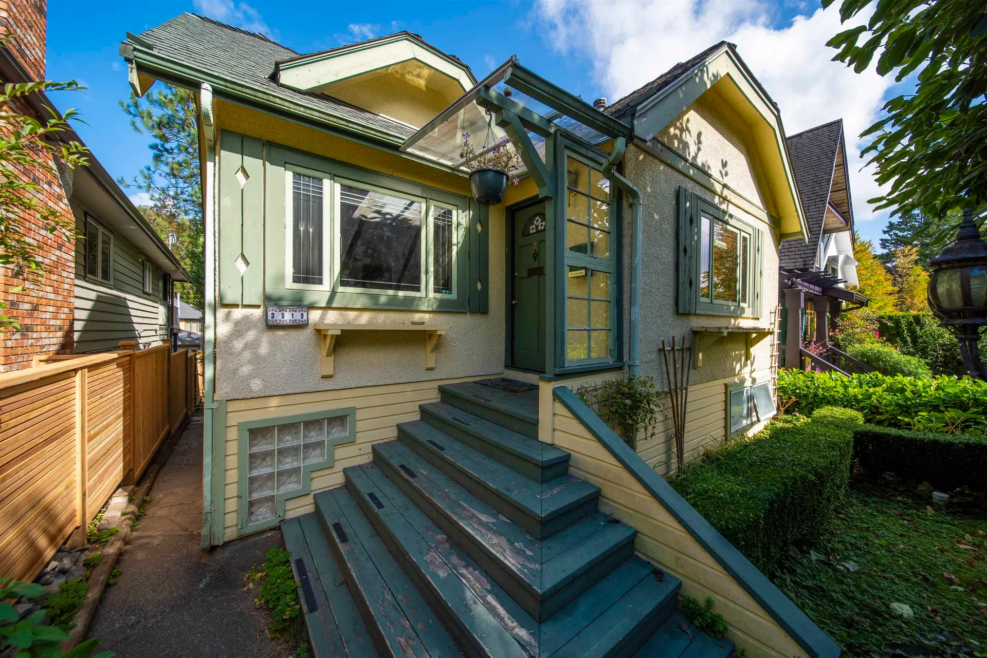 Photo 3 of 36 at 3519 W 14th Avenue