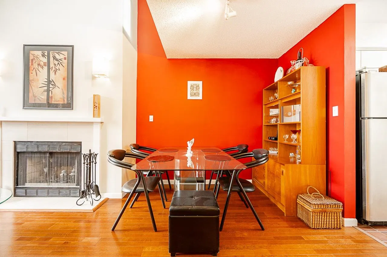 Photo 3 of 37 at 592 W 16th Avenue