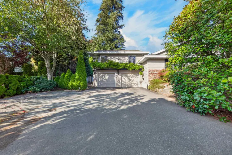 Photo 3 of 39 at 14387 24a Avenue