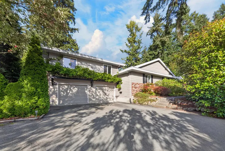 Photo 4 of 39 at 14387 24a Avenue